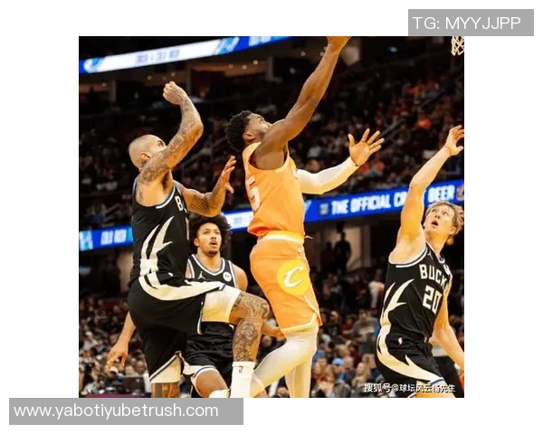 内外结合！米切尔与小莫布里上半场各自贡献12分5篮板2助攻表现出色